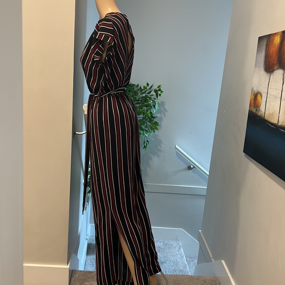 Short sleeve V-neck striped belted jumpsuit small - Picture 5 of 6